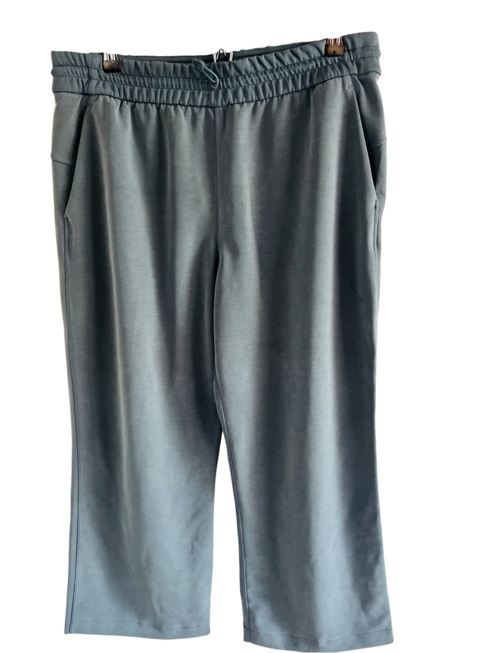 Lululemon Softstreme High-Rise Straight leg Crop Pant